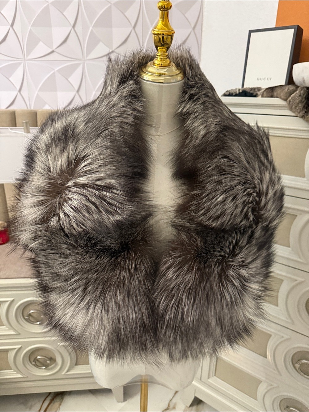 Saga fox fur thick collar new